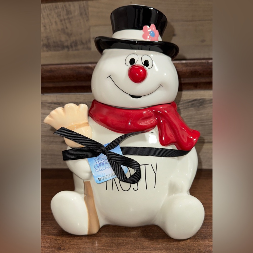 Super Cute 🥰 Frosty ☃️ The Snowman FROSTY ☃️ Canister/Cookie Jar by Rae Dunn